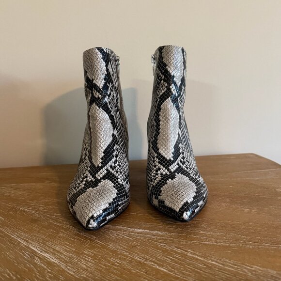 Marc Fisher Snakeskin Bootie Size 7.5 Pointed Toe Side Zip 3″ Heel Ankle Boot - Picture 4 of 10